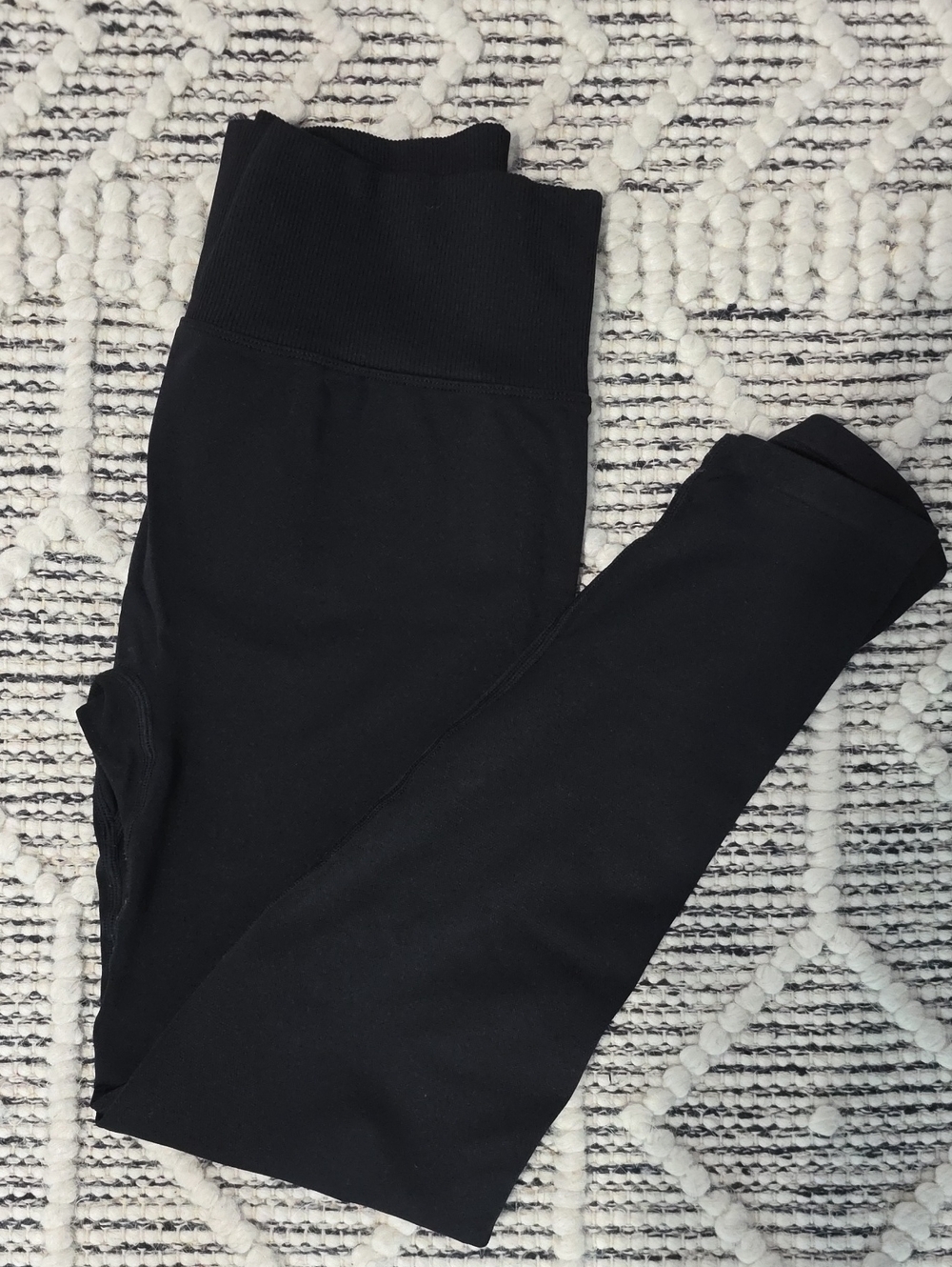 PINK Victoria's Secret Black Mid-Rise Leggings